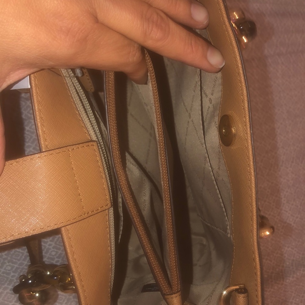 Michael Kors purse - Picture 2 of 5
